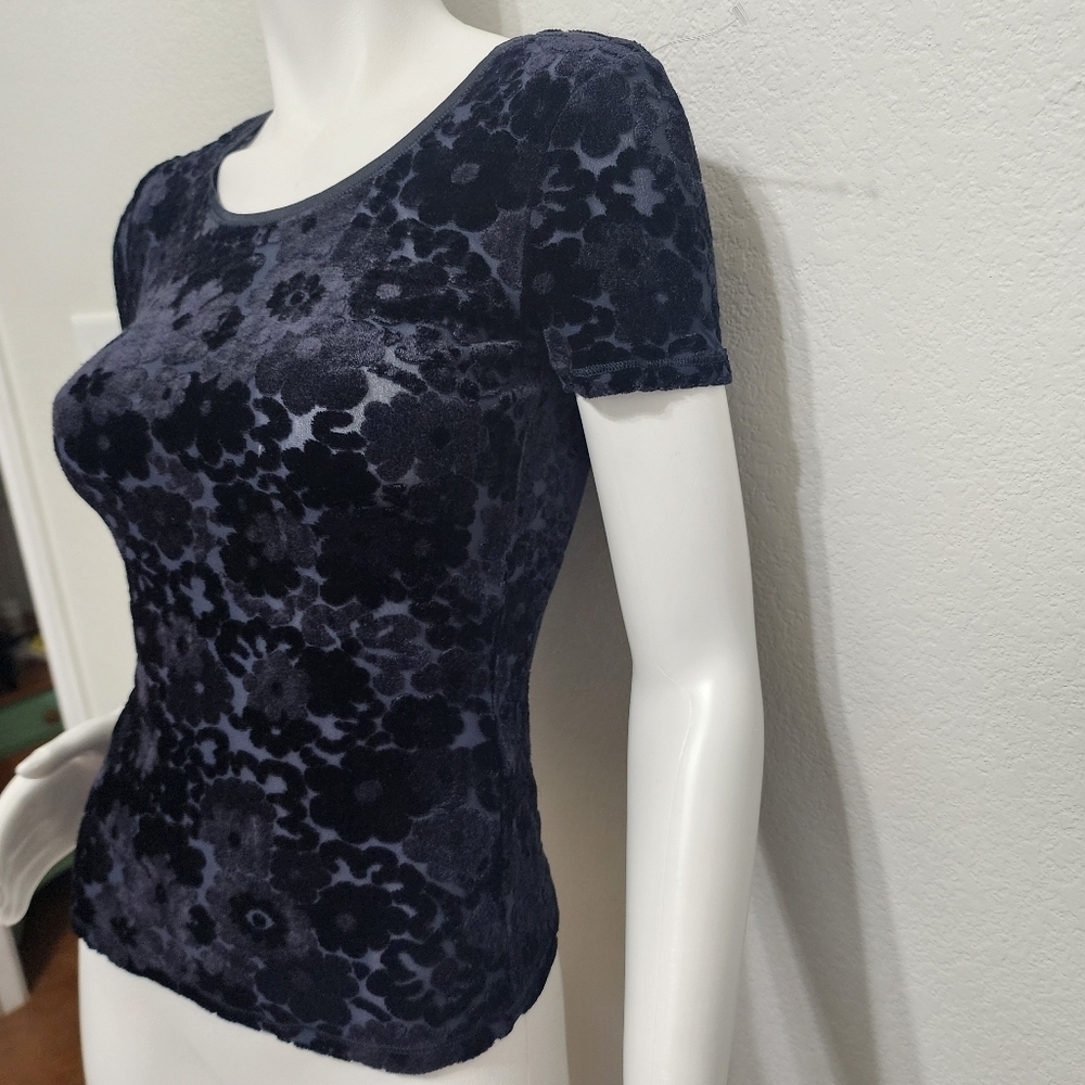 Armani Collezioni Black Velvet Floral Tee Size 6 - Picture 9 of 13